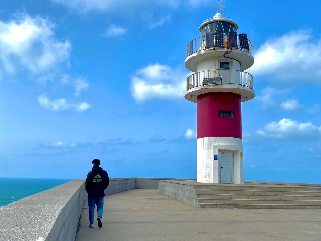 Cape Ortegal and its lighthouse: where the Atlantic and the Cantabrian Sea meet.